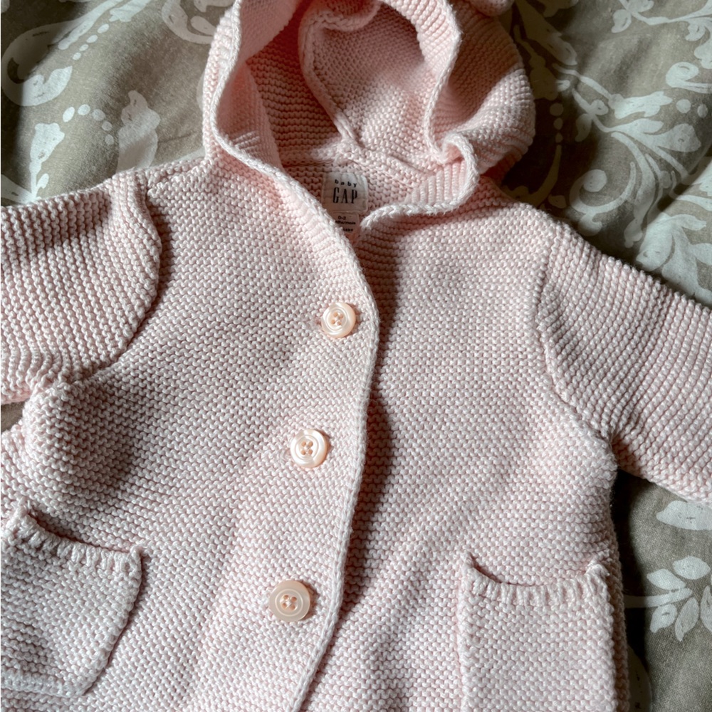 BABY GAP 0-3 M pink hooded sweater excellent condition